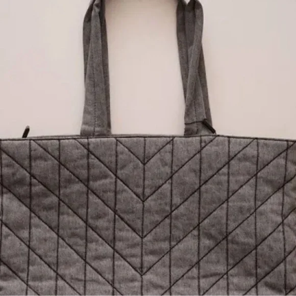 NWT Karl Lagerfeld Amour Denim Quilted Tote Bag 13.5 x 6 x 14 - Picture 14 of 15